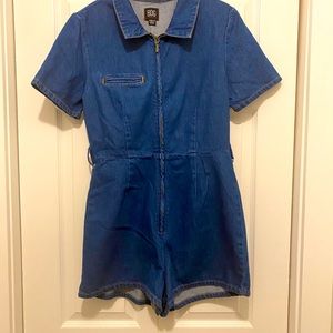 BDG Short Jean Jumpsuit Size 8